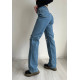 Жіночі джинси з потертостями на колінах